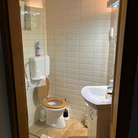 Arnyas Vendeghaz بيت للعطل *