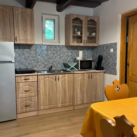 Arnyas Vendeghaz بيت للعطل باداتشونيتوماي